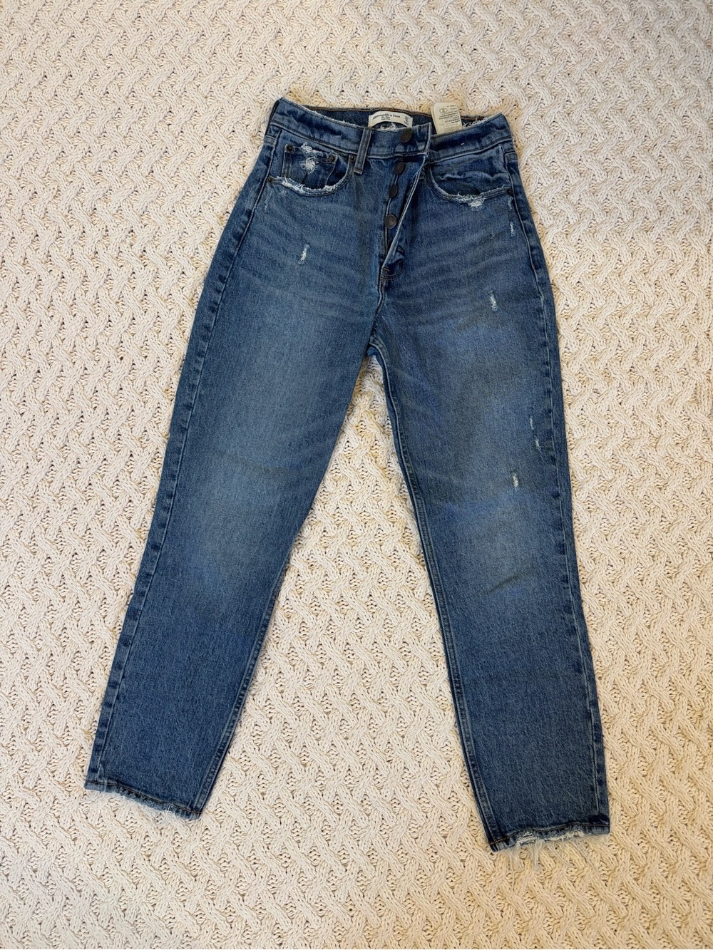 Abercrombie & Fitch High-Rise Mom Jeans